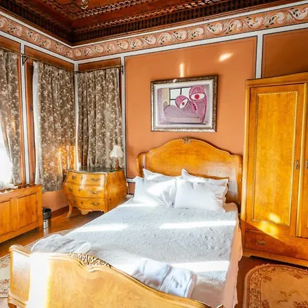 Hotel Old Legends 5*