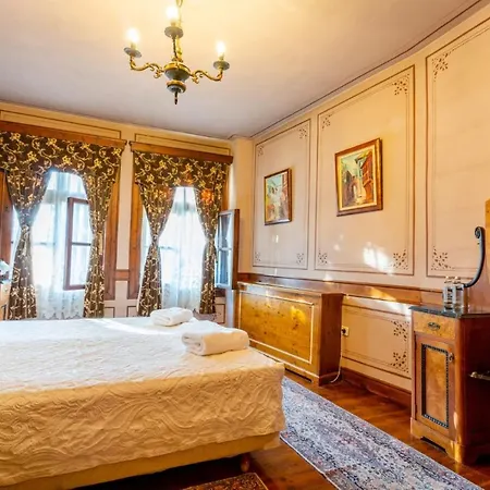 Hotel Old Legends