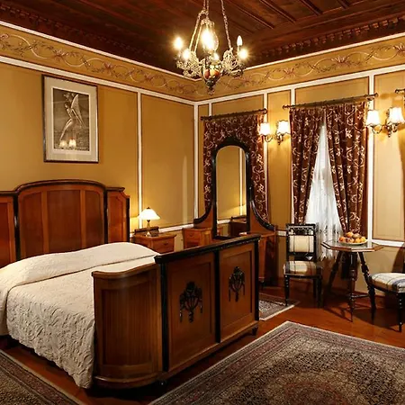 Hotel Old Legends