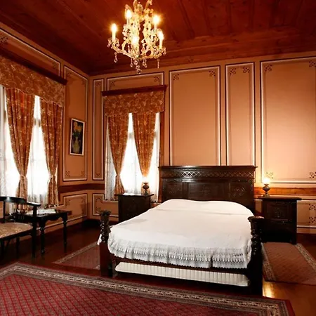 Old Legends Hotel 3*