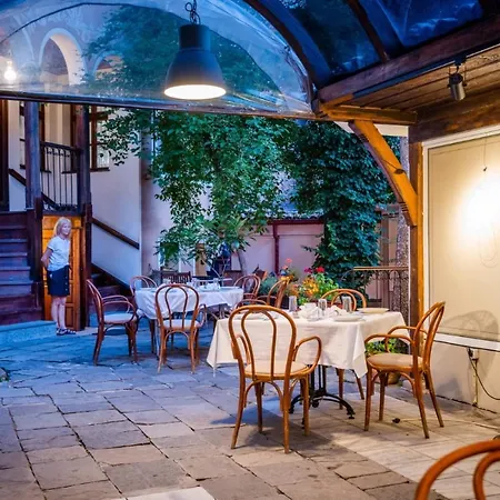 Hotell Old Legends 5*