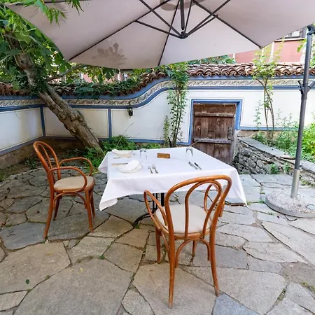 Old Legends Hotel