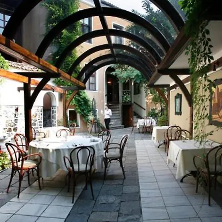 Old Legends Hotell 5*