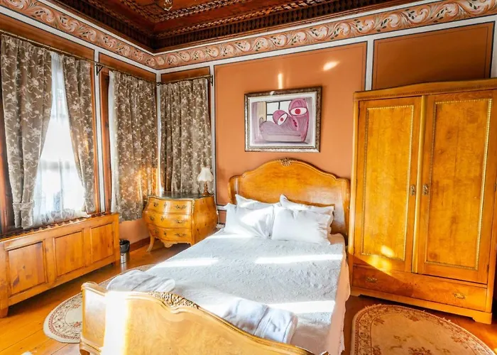 Hotel Old Legends 5*